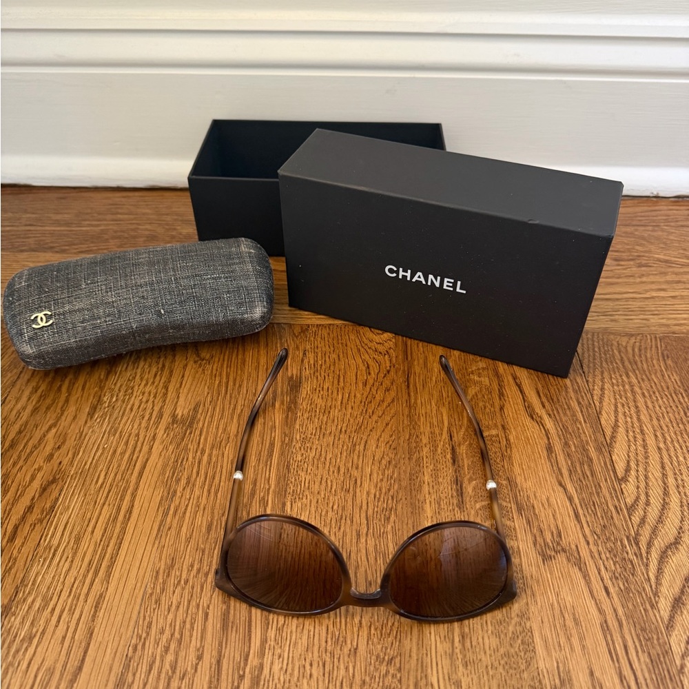 Chanel 5394-H Pearl Sunglasses - Brown tortoise - 100% Authentic - Picture 8 of 8